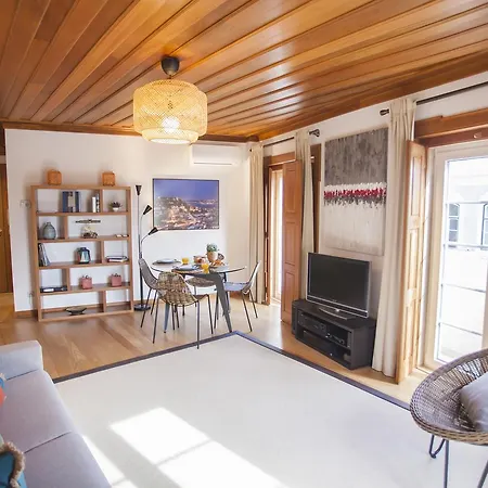 Beautiful Authentic 1bed Near Sao Jorge Castle 아파트 리스본