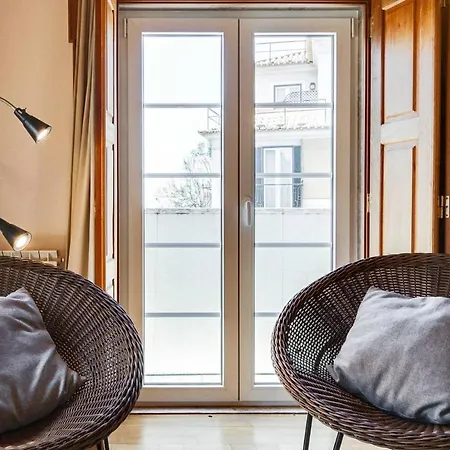 Beautiful Authentic 1bed Near Sao Jorge Castle 아파트 리스본