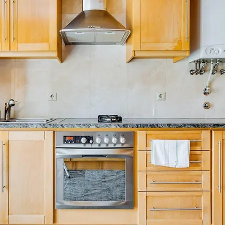 Beautiful Authentic 1bed Near Sao Jorge Castle *